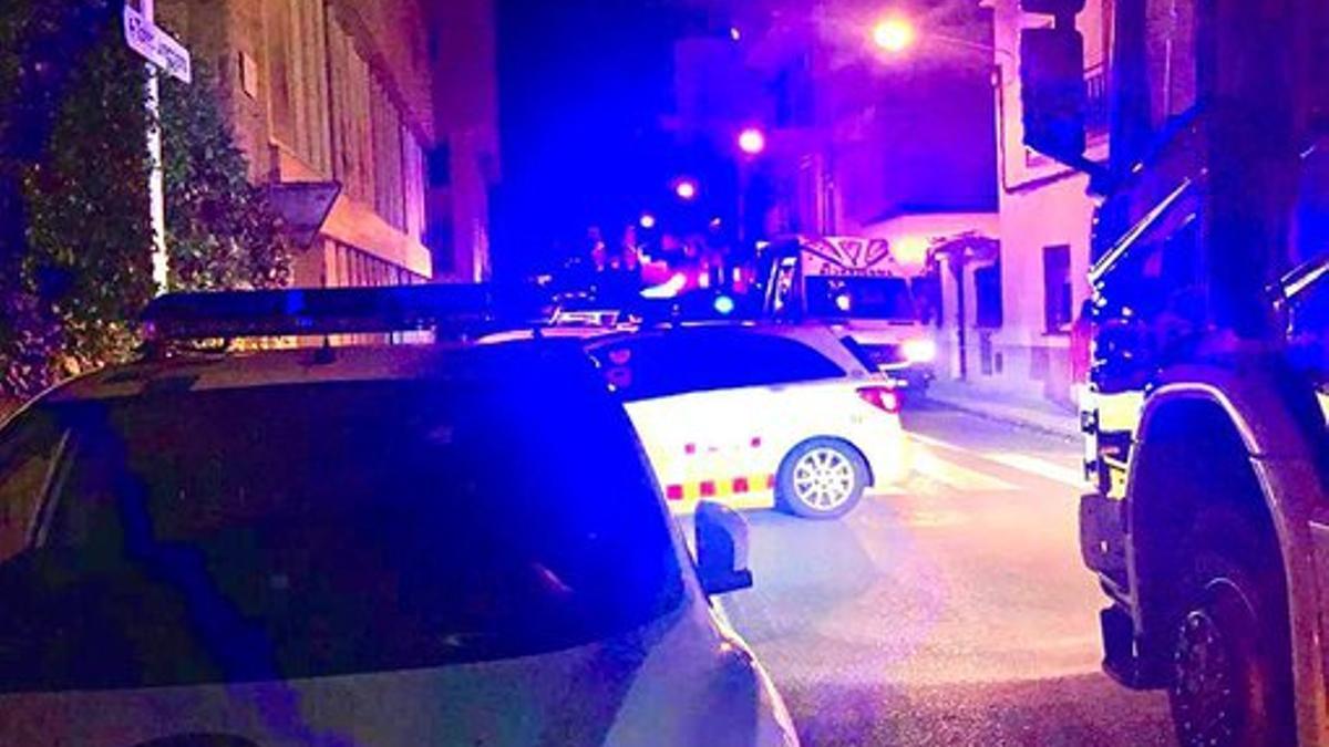Un mort i un ferit crític en un incendi en un pis a Figueres