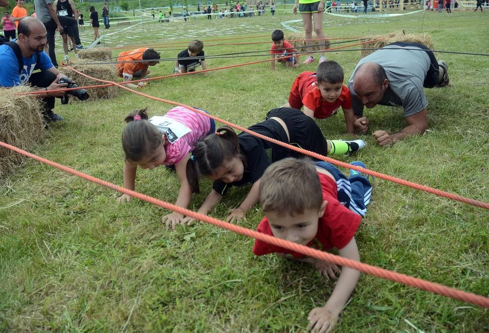 Más de 2.500 corredores se pusieron a prueba en la exigente carrera de obstáculos disputada en Pontevedra