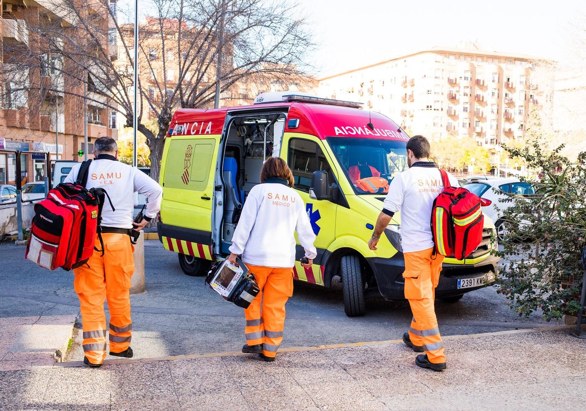 Health personnel of a Samu ambulance, in file image