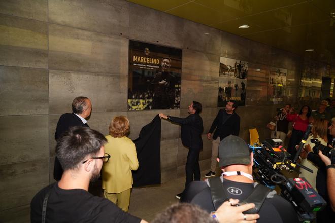 Galería: El homenaje a Marcelino protagonista de la previa del Villarreal-Atlético de Madrid