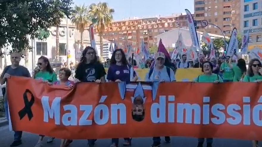 Huelga general por la dana: marcha por Alicante bajo el lema &#039;Mazón dimisión&#039;