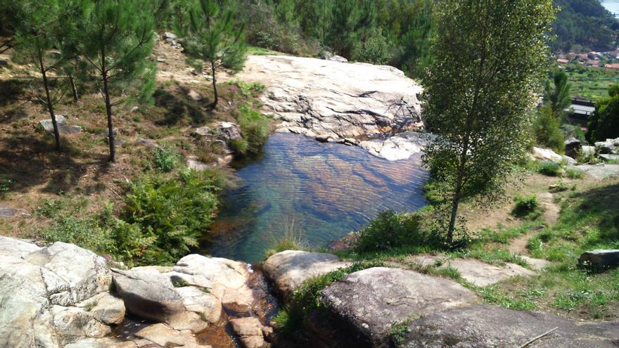 &quot;A Poza da Moura&quot;: un jacuzzi natural con vistas a la ría de Vigo