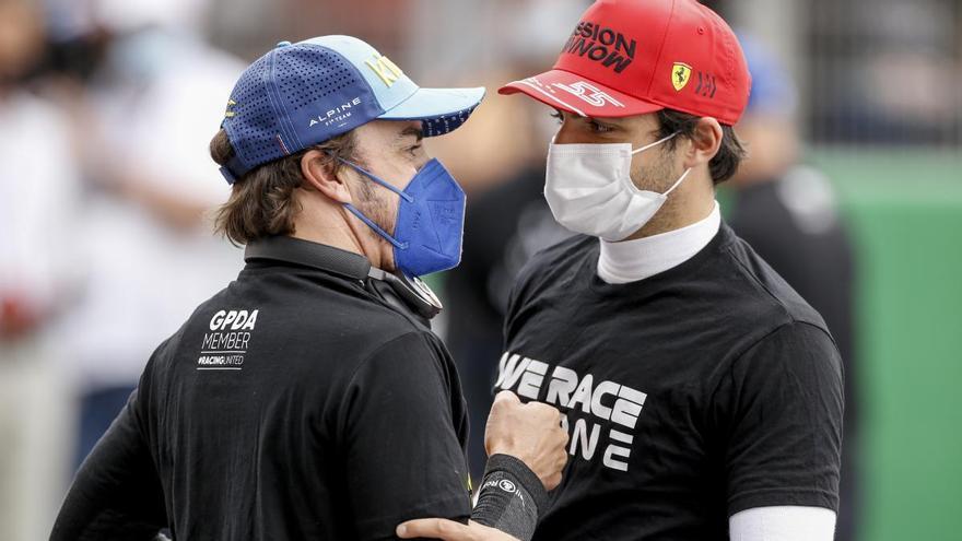 Carlos Sainz: &quot;Sería brutal pelear con Alonso por podios y victorias en 2022, no como ahora&quot;