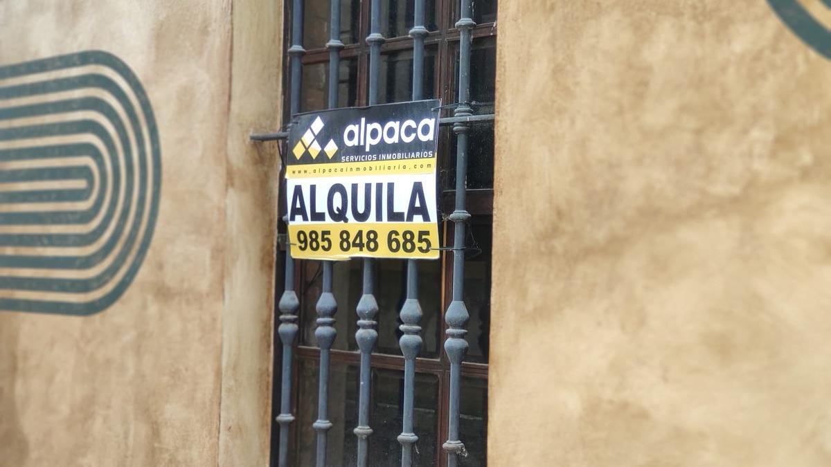 Imatge d&#039;arxiu d&#039;un cartell en un habitatge en lloguer