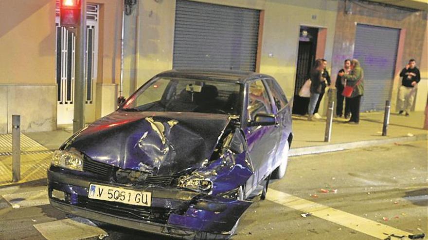 Colisión entre dos coches en el grao de castellón