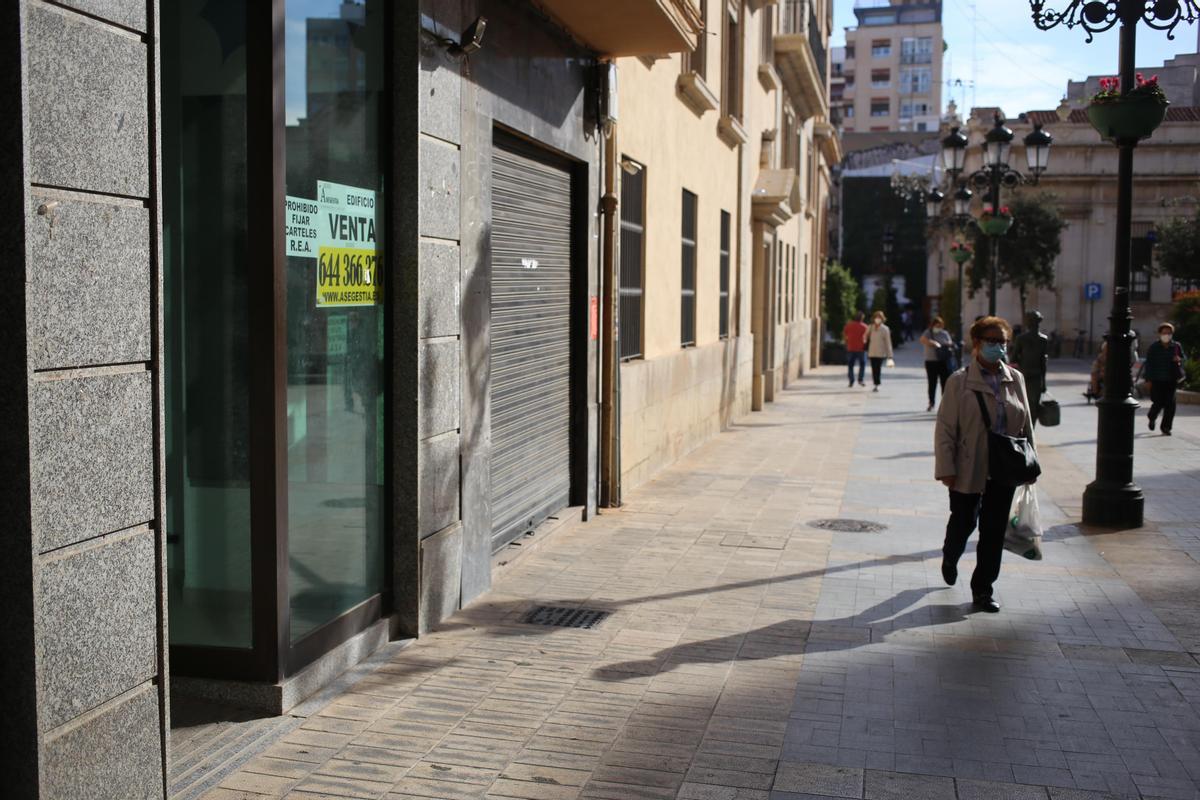 Un inmueble comercial, situado en pleno centro, cerca de la plaza Mayor.