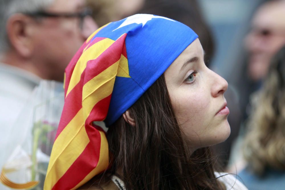 Manifestación en Valencia con motivo del 25 d'Abril