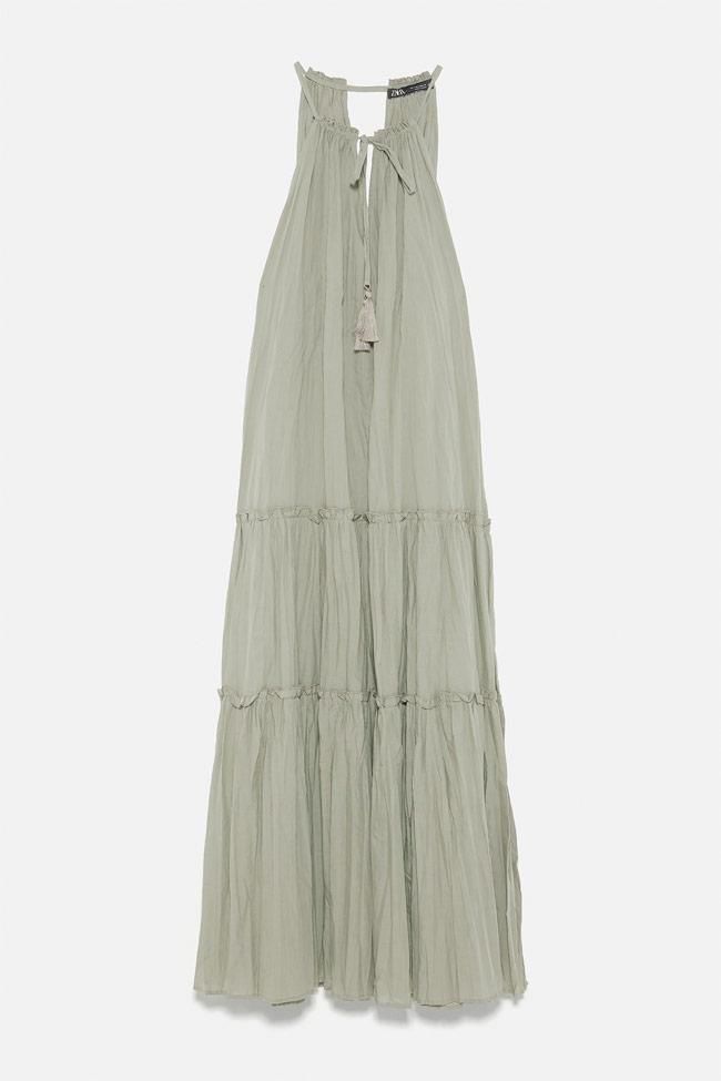 Maxi vestido verde khaki de efecto arrugado, de Zara