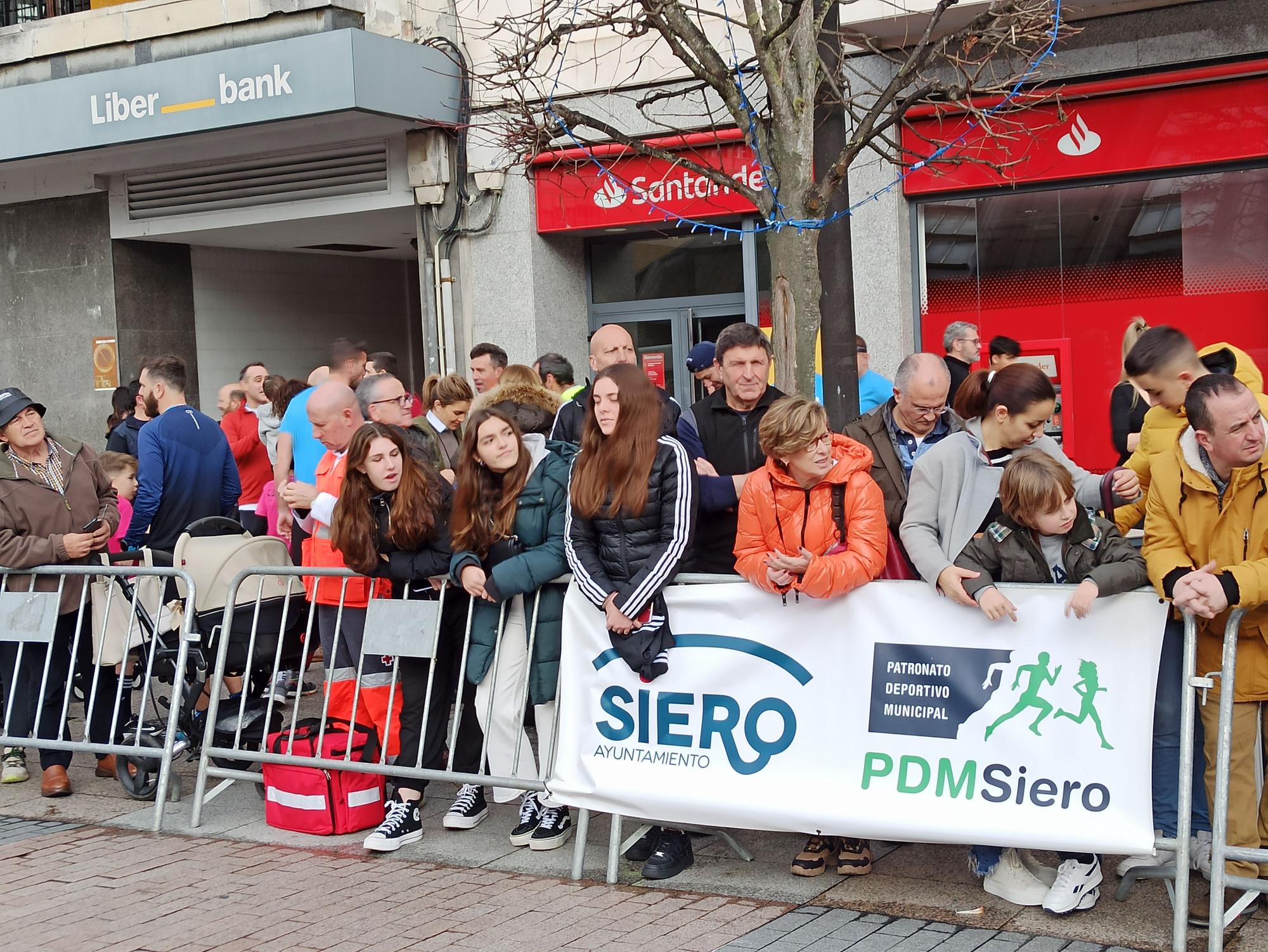 Casi 1.500 participantes disputan la carrera de Fin de Año de Pola de Siero