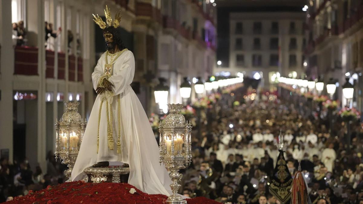 Jesús Cautivo pasando por la calle Larios.