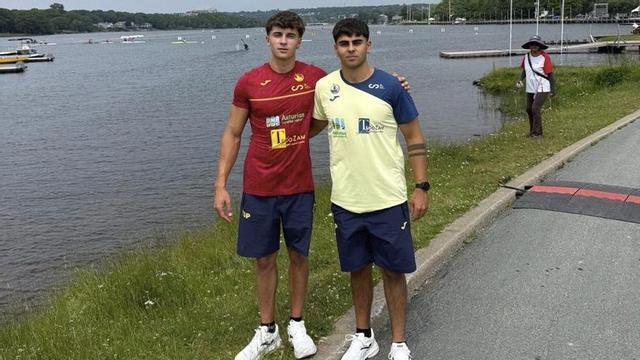 Raúl Fernández y Pedro Torrado en el campo de regatas de Halifax.