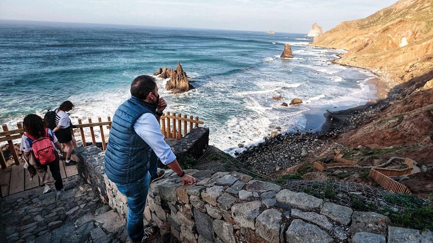 Ocho medidas de las asociaciones de Taganana, playa del Roque y Benijo para mejorar la movilidad
