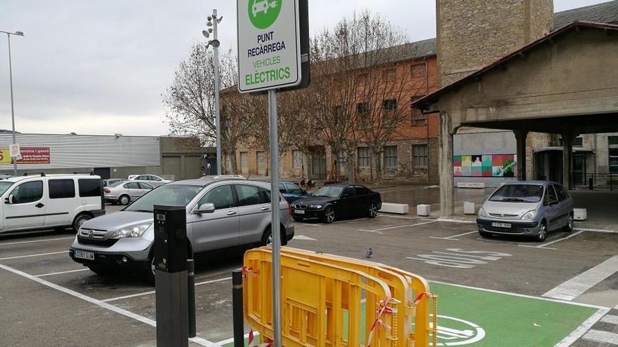 El punt de recàrrega s&#039;ha instal.lat a l&#039;aparcament de Cal Soler