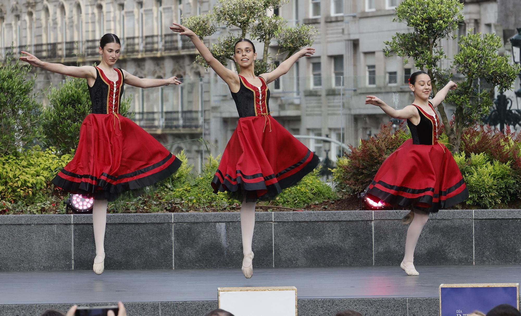 La ciudad se entrega a la música y la danza