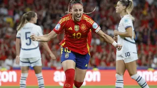 Athenea y Claudia acercan a España a una semifinal histórica