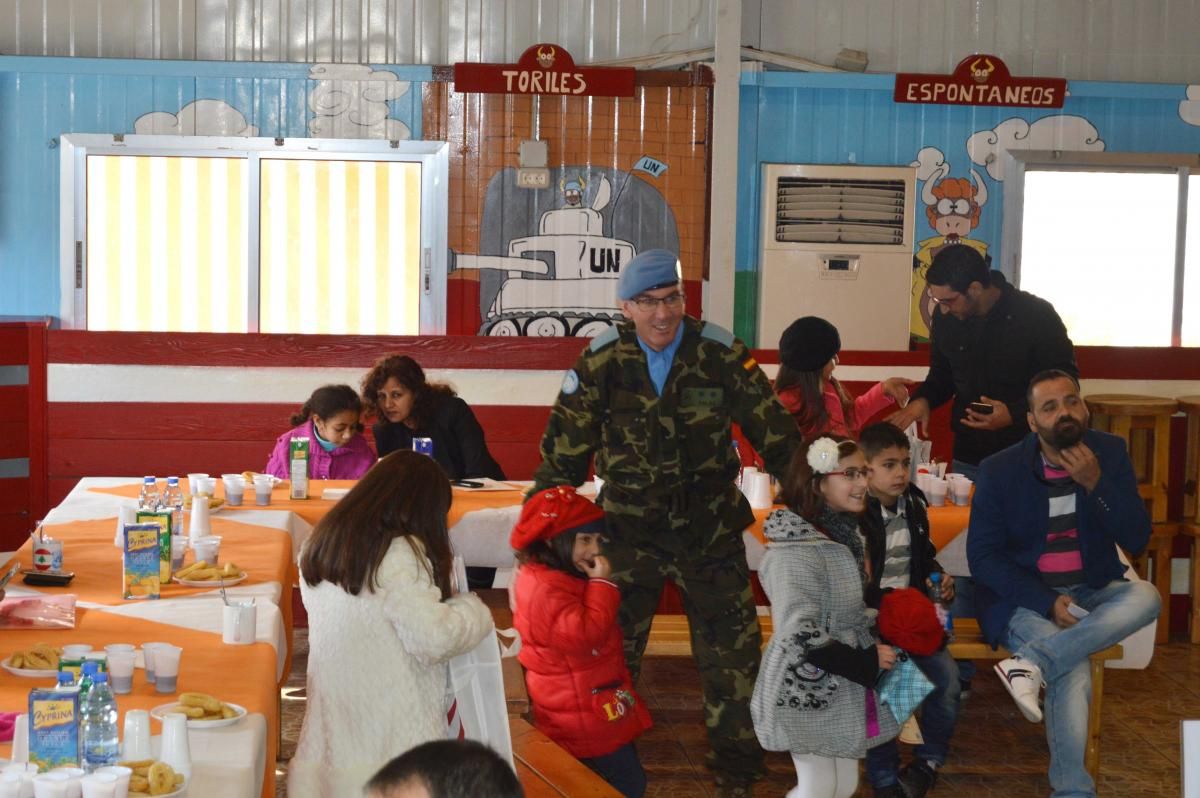 FOTOGALERÍA / Visita de escolares a la base de la Brigada Líbano