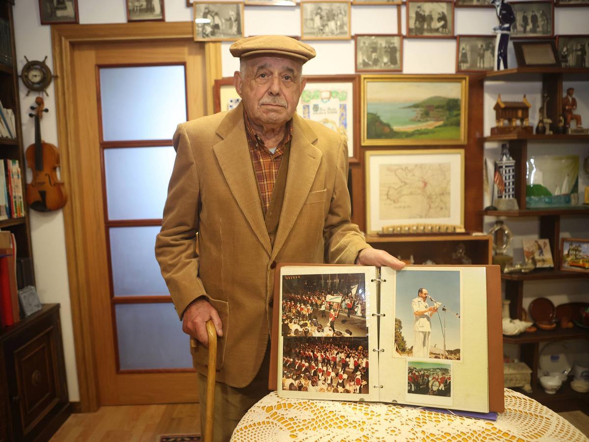 Los vecinos rinden homenaje a Paco Mivida en las fiestas de Entroido.