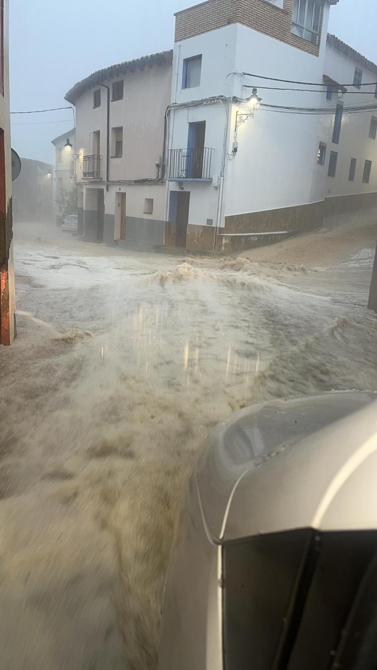 Imágenes de la granizada en Lécera y Oliete