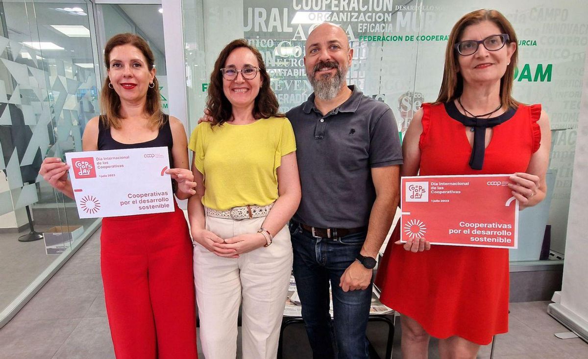 Lidia Pérez, Maite Roldán, Pedro Sánchez y Almundena Lucas, Dpto. formación y subvenciones de Fecoam . CRISTINA HEREDIA