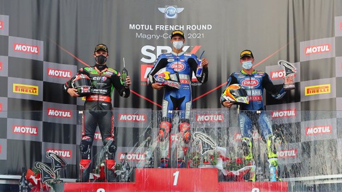 Razgatlioglu  ha encabezado el podio de la Superpole Race en Francia