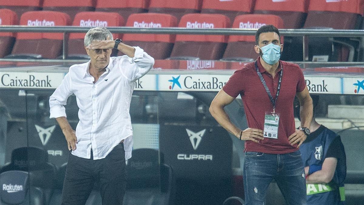 Setién y Sarabia, en el Camp Nou durante el duelo con el Athletic.