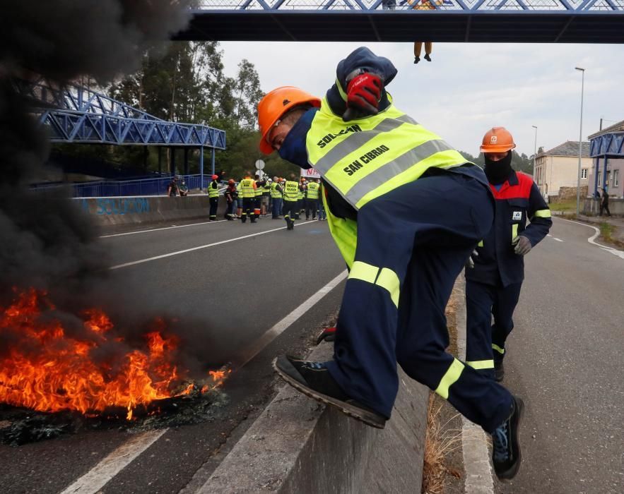 Protestas contra los despidos en Alcoa San Cibrao