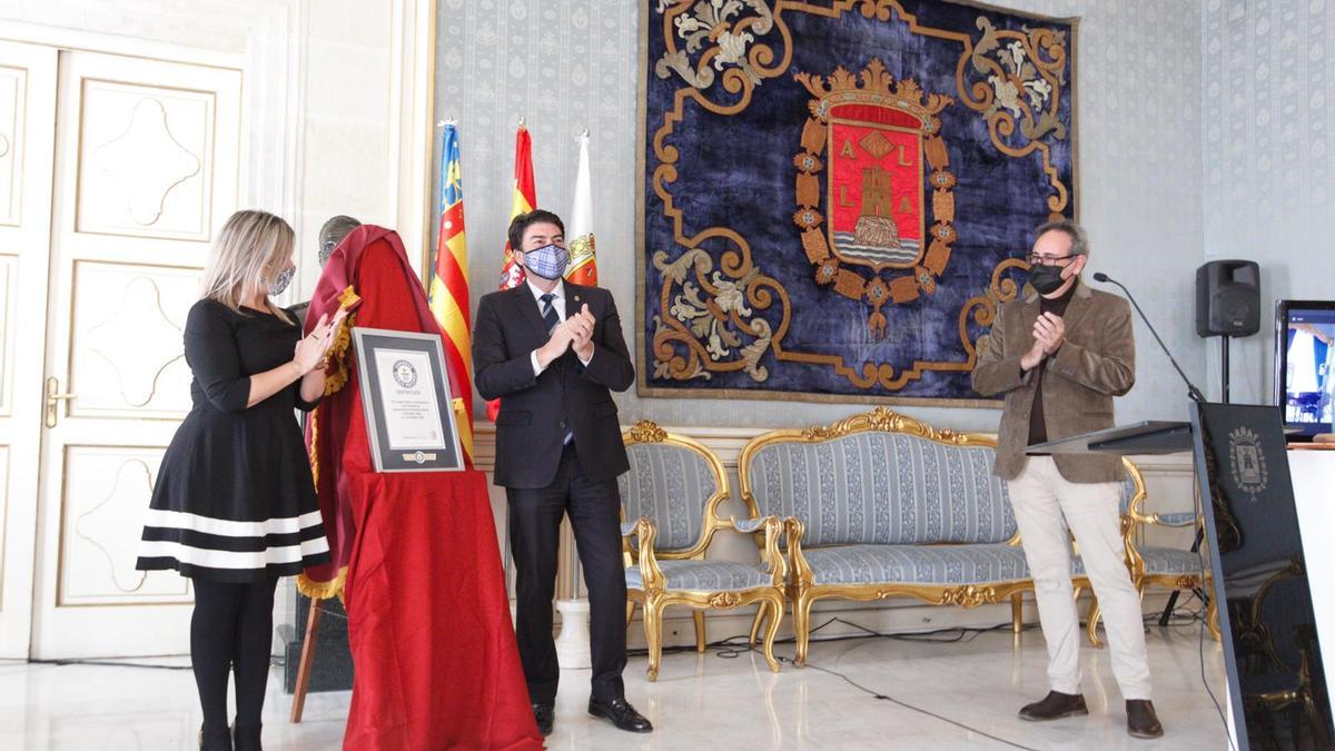 Alicante logra el Récord Guinness con el Belén gigante