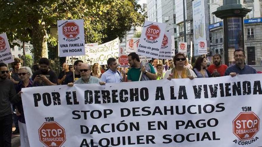 Manifestación convocada por Stop Desahucios en A Coruña.