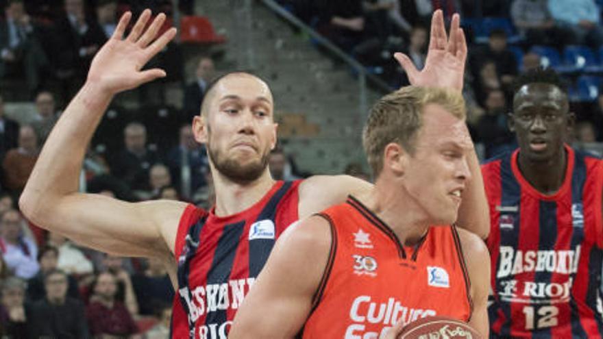 Derrota y duro peaje del Valencia Basket en Vitoria