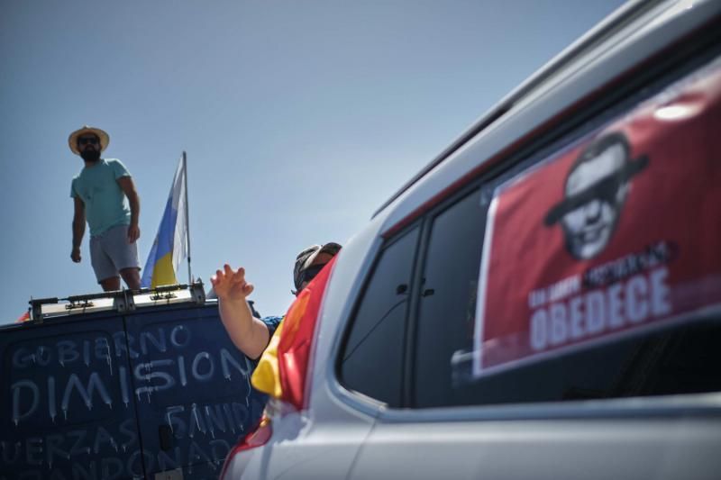 Manifestación de VOX en Santa Cruz de Tenerife  | 23/05/2020 | Fotógrafo: Andrés Gutiérrez Taberne