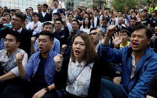 Hong Kong redobla la presión sobre Pekín