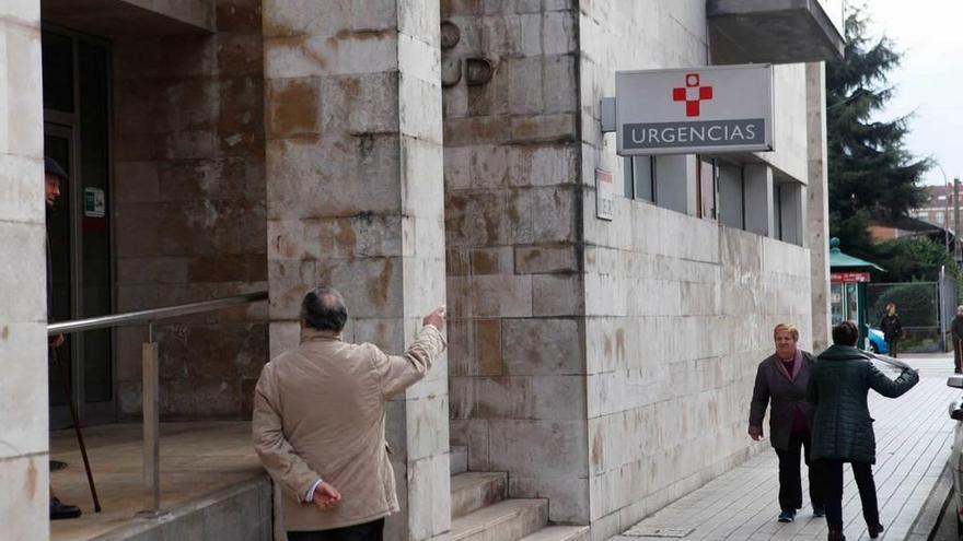 La entrada del centro de salud de El Llano.