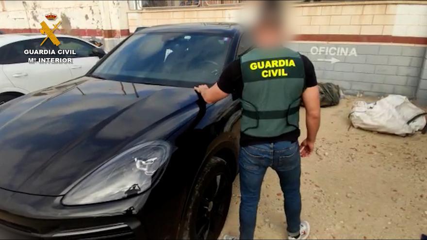 Un futbolista, entre los seis detenidos en Mutxamel por vender en Marruecos coches de lujo robados