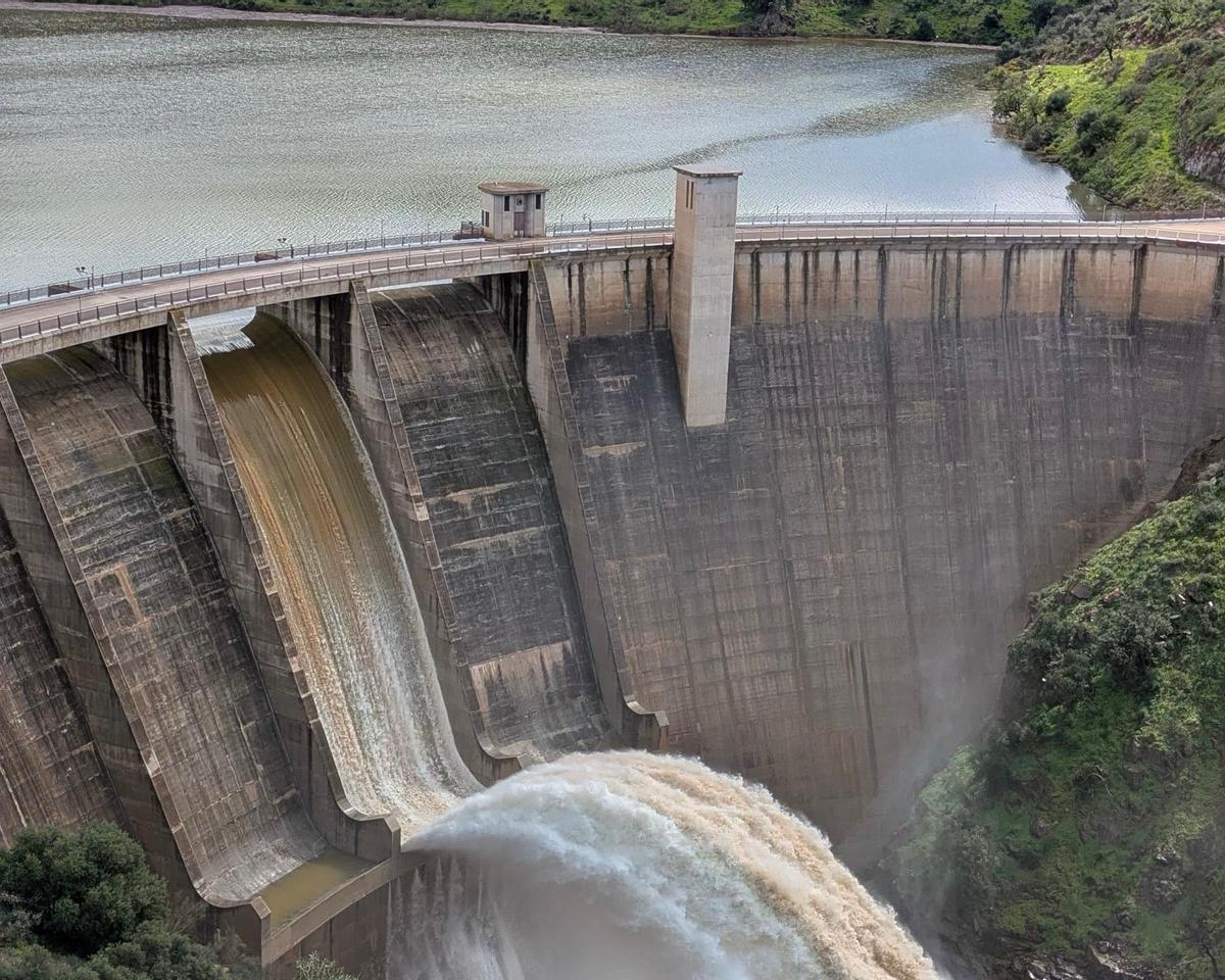 Presa de Casasola, que superó el 100% la pasada semana y alivió agua al río Campanillas