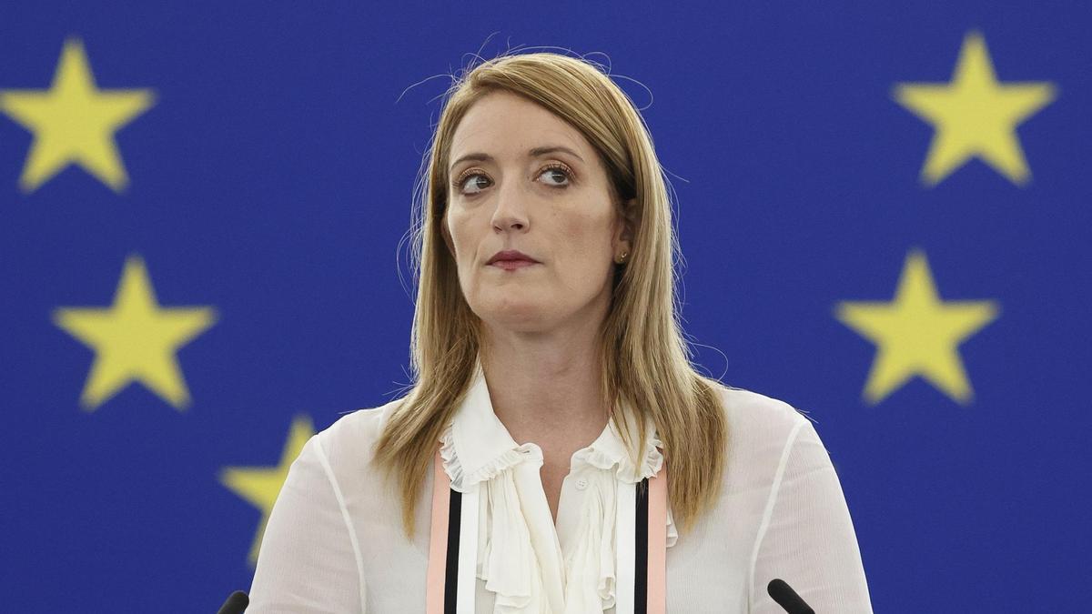 La presidenta del Parlamento Europeo, Roberta Metsola, durante su rueda de prensa de este lunes.