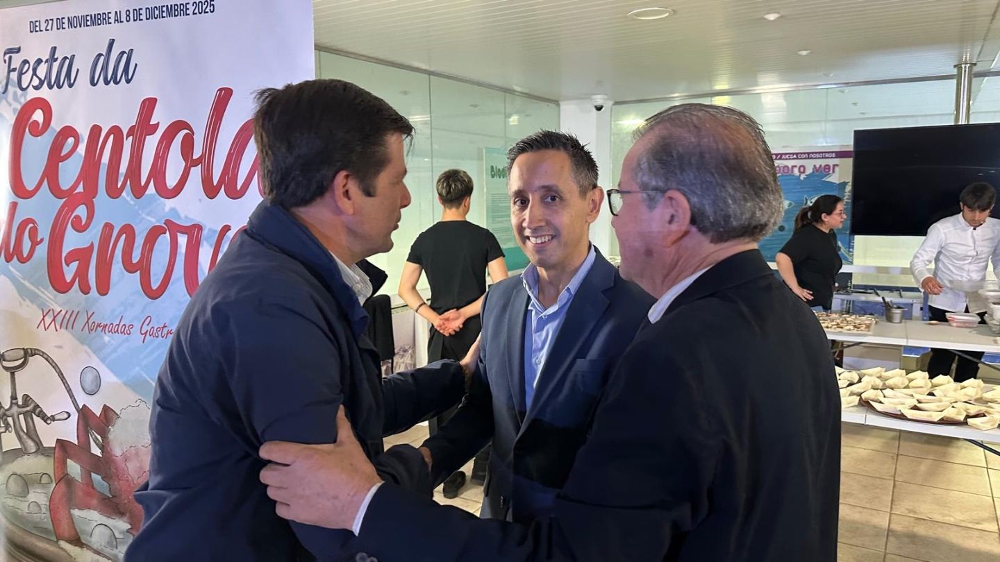 La jornada gastronómica La Cocina del Mar, que ofrece Emgrobes en la sala mirador de la lonja de contratación grovense.