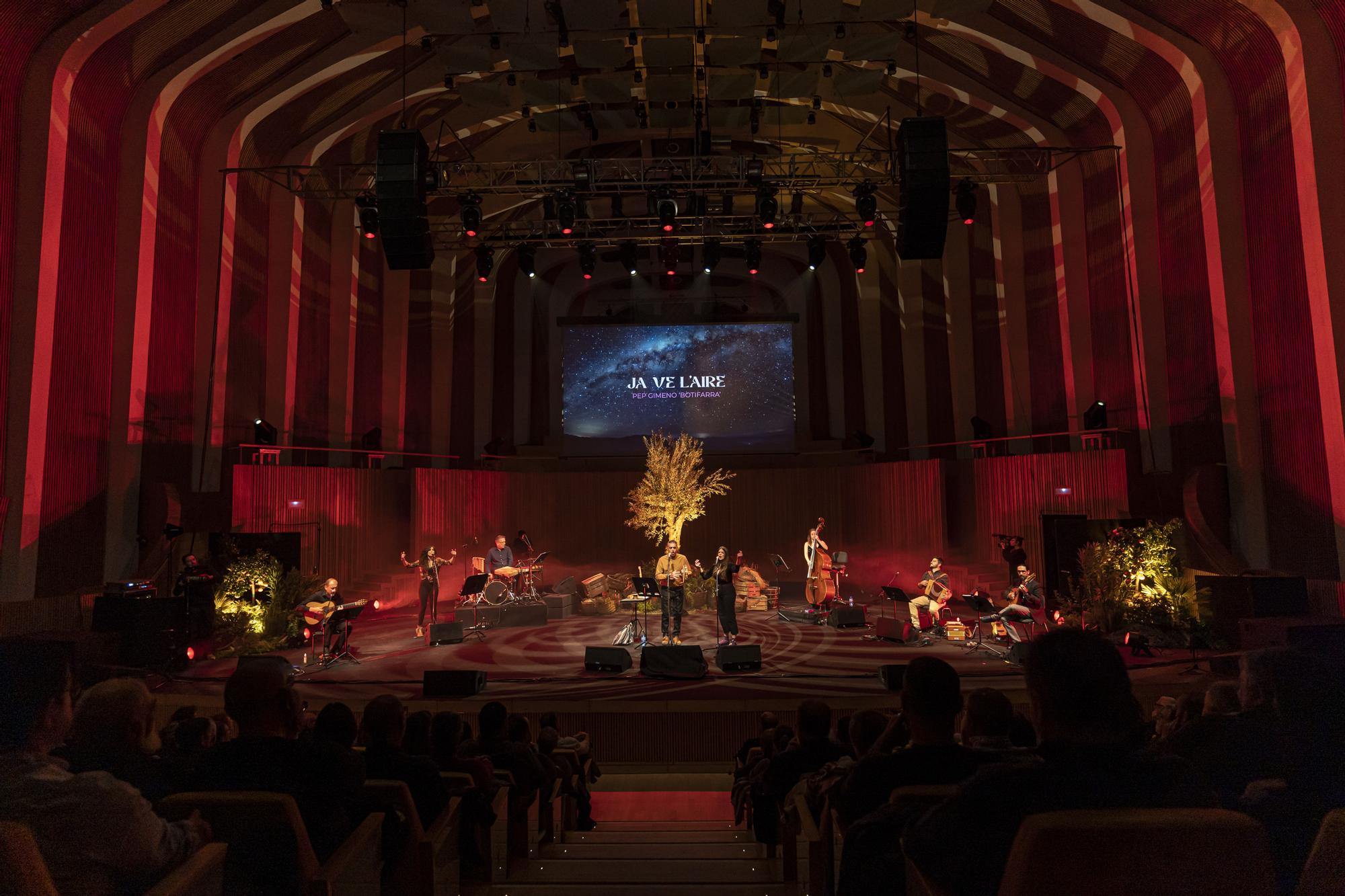 Concierto de Pep Gimeno "Botifarra" en el Palau de les Arts de València.