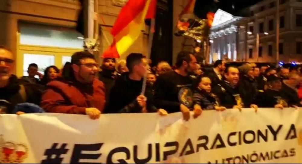 Agentes de Alicante en la protesta en Madrid.