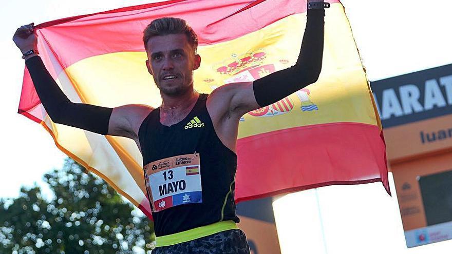 Carlos Mayo, primer español, celebra su éxito.  | F. CALABUIG