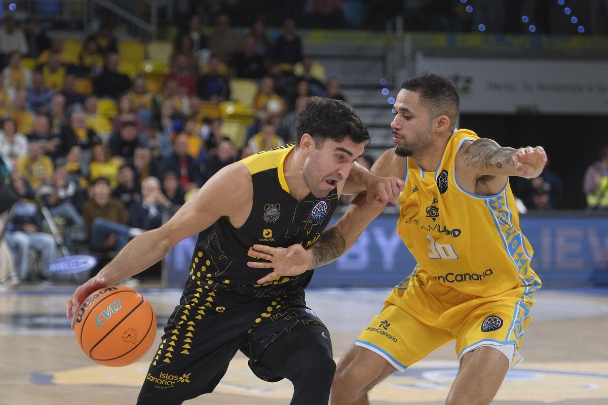 Jaime Fernández trata de marcharse de la marca de Wong.