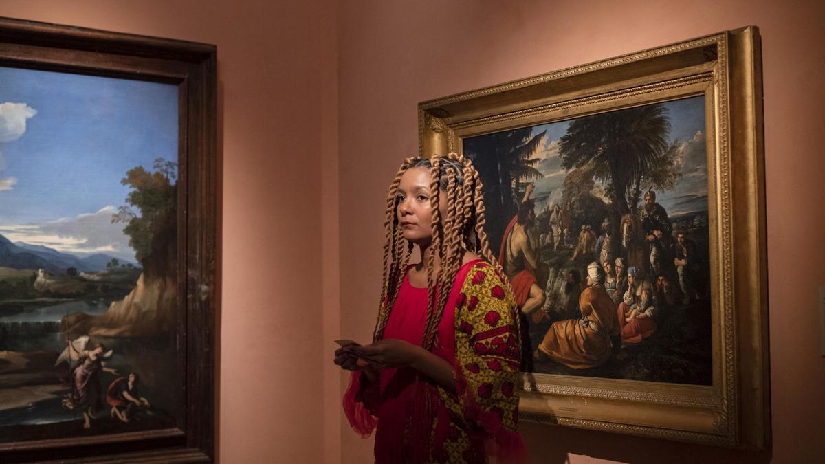 La artista Agnes Essonti en el Museo Nacional Thyssen-Bornemisza en 2023.