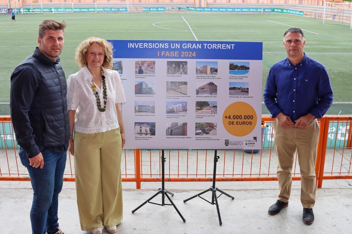 La alcaldesa junto a los concejales de Urbanismo y Deportes presentan el plan de inversiones de Torrent.