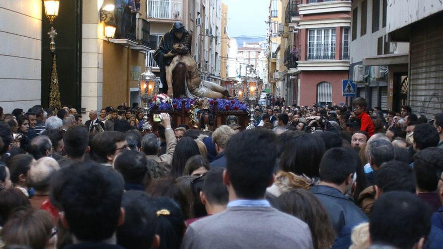 La Piedad, iniciando su traslado desde la Cruz del Molinillo.