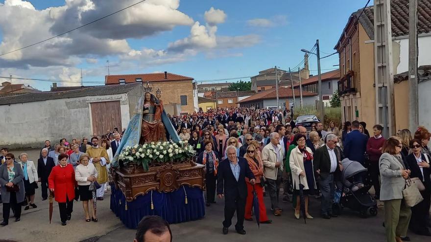 Honores a la Virgen de la Antigua