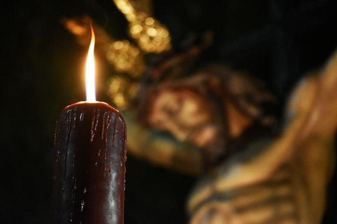 Así fue el Via Crucis del Humilladero en el Sábado de Pasión de Cáceres
