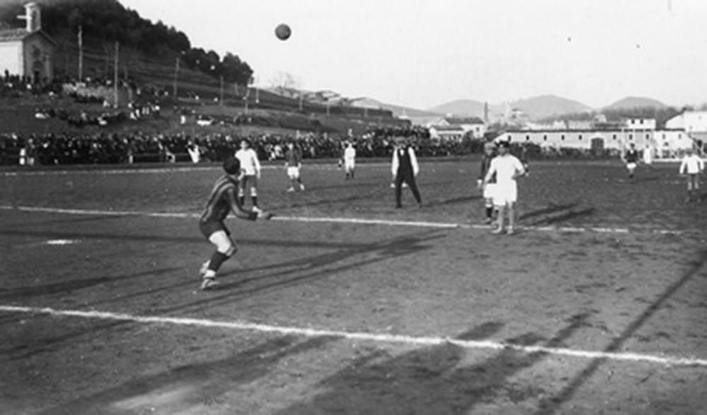 Va ser la seu de l'Olot Futbol Club durant més de trenta anys