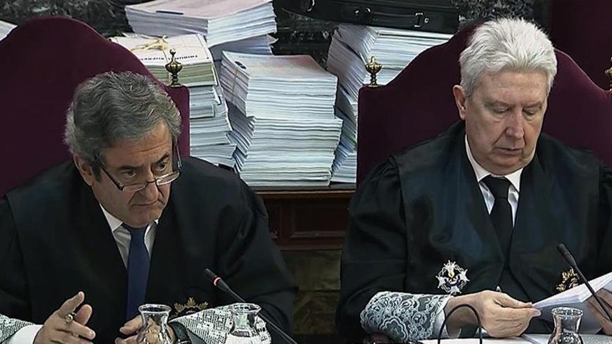 Los fiscales Zaragoza y Cadena, durante la declaración.