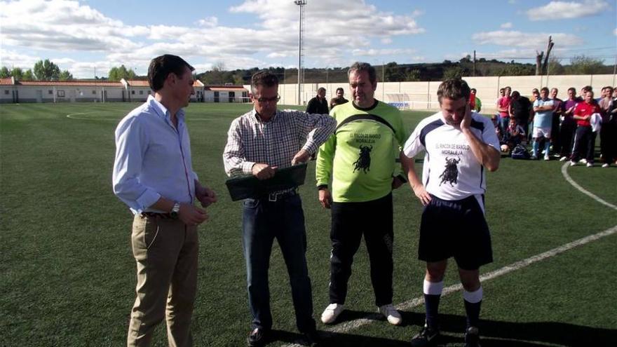 El fútbol homenajea a Santiago Novas Serrano