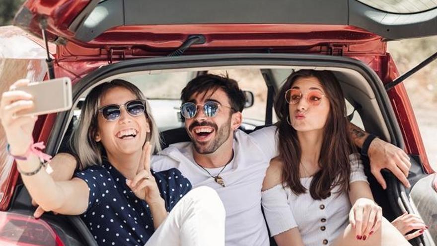 Millennials y Centennials: entre el coche compartido y el coche “prestado”