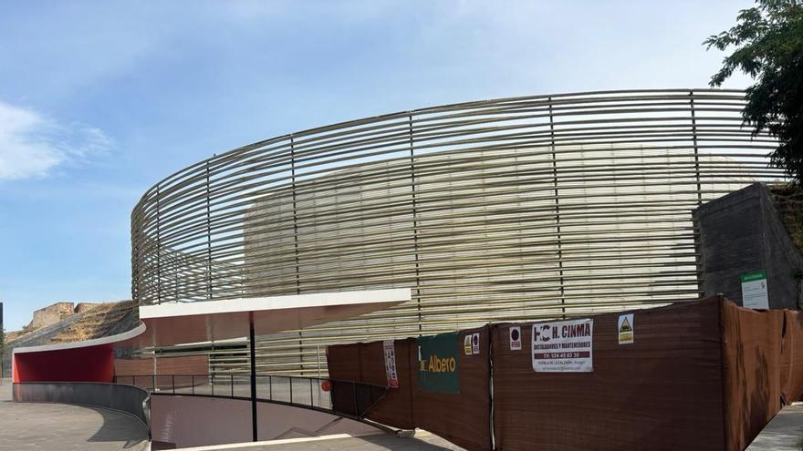 ¿Cuánto tiempo estará el centro de salud Los Pinos en el Palacio de Congresos de Badajoz?